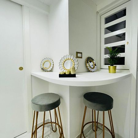 Frank Anthony Home Napoli Bagian luar foto