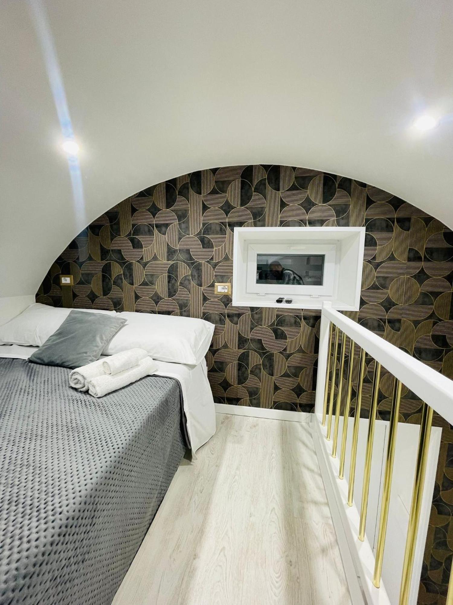 Frank Anthony Home Napoli Bagian luar foto