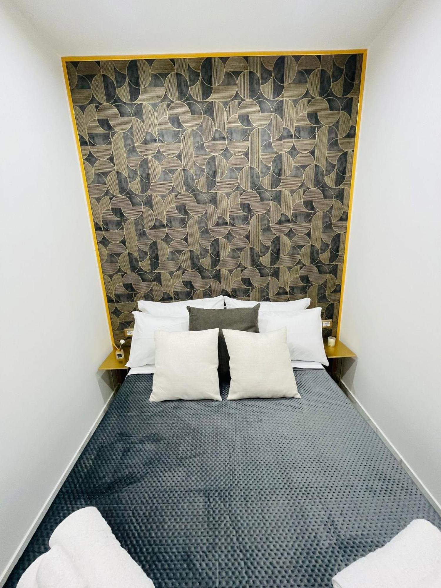 Frank Anthony Home Napoli Bagian luar foto